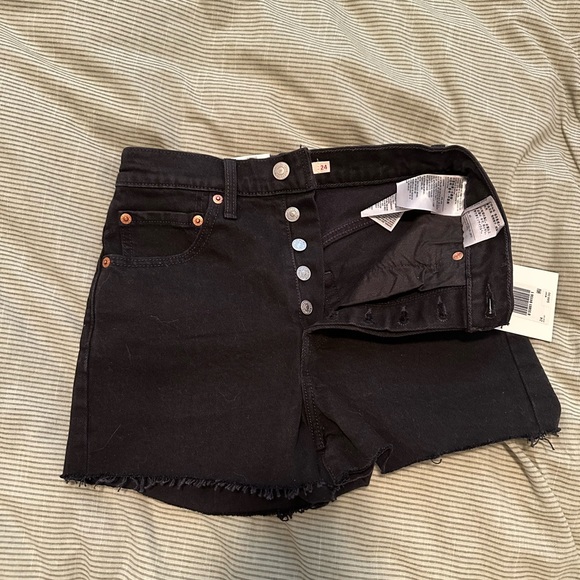 ✨NWT Levi’s Ribcage High Waisted Shorts - Picture 11 of 11